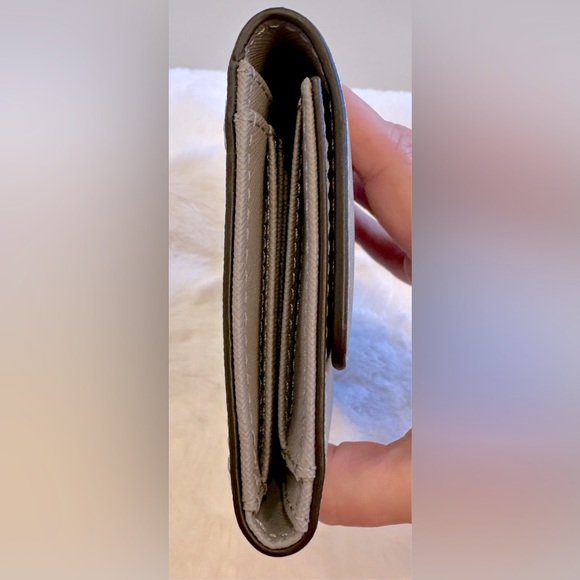 MK! Trifold Leather Wallet/Ash Gray/Jet Set Travel - Picture 14 of 16